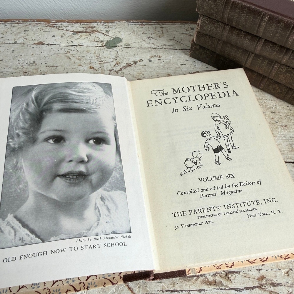 Vintage 1952 The Mother's Encyclopedia 5 Volume Set Parents' Magazine Books